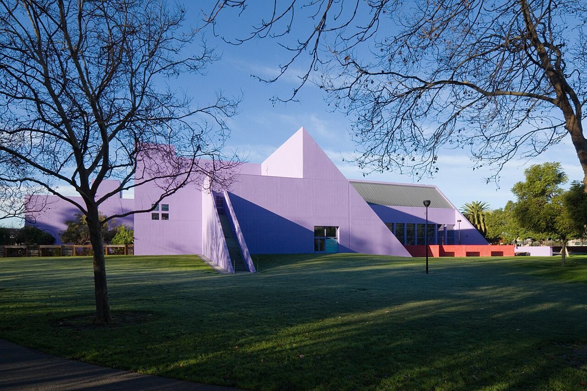Children's Discovery Museum purple building exterior