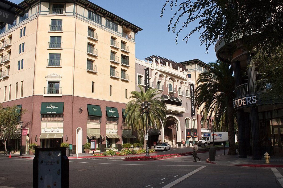 the boutique hotel on the Santana Row promenade